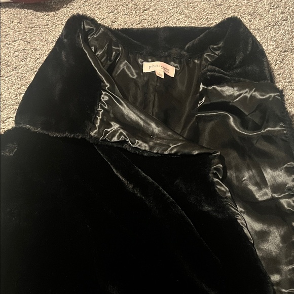 Philosophy Black Faux Fur Vest - Picture 3 of 3